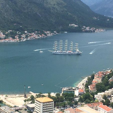 Charming Apartment In Kotor Luaran gambar