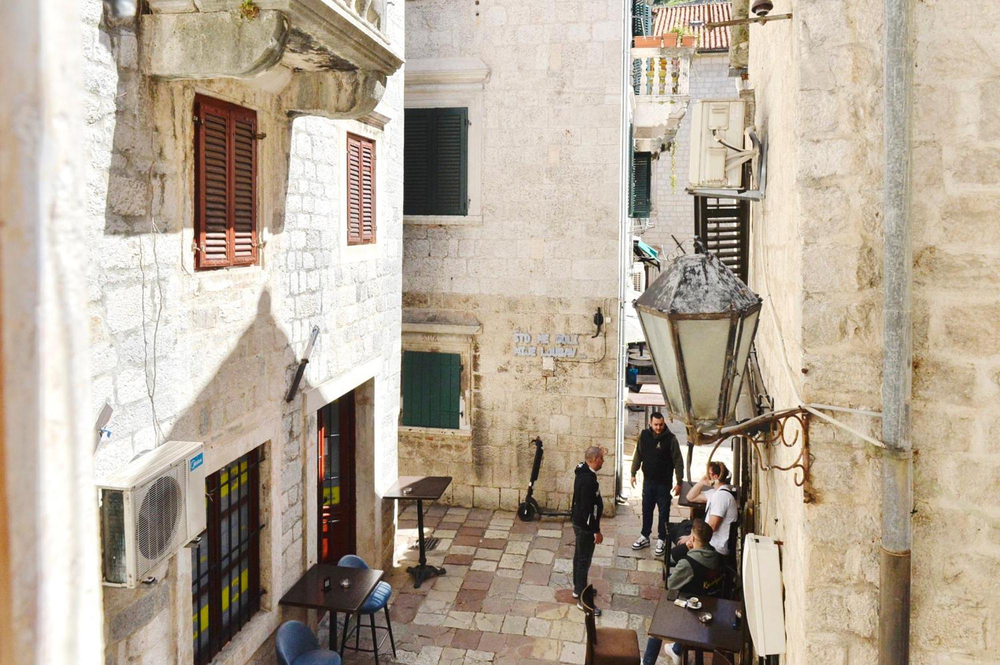 Charming Apartment In Kotor Luaran gambar