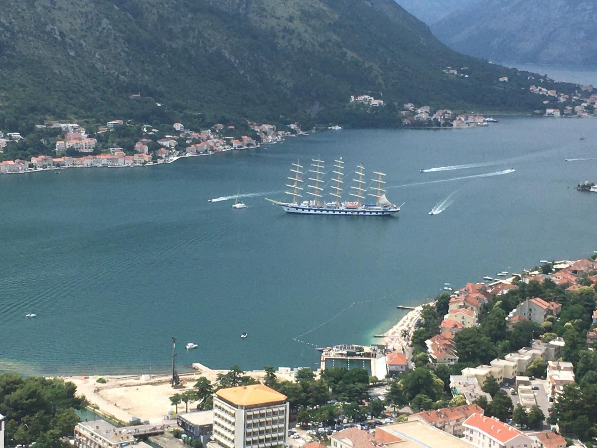 Charming Apartment In Kotor Luaran gambar