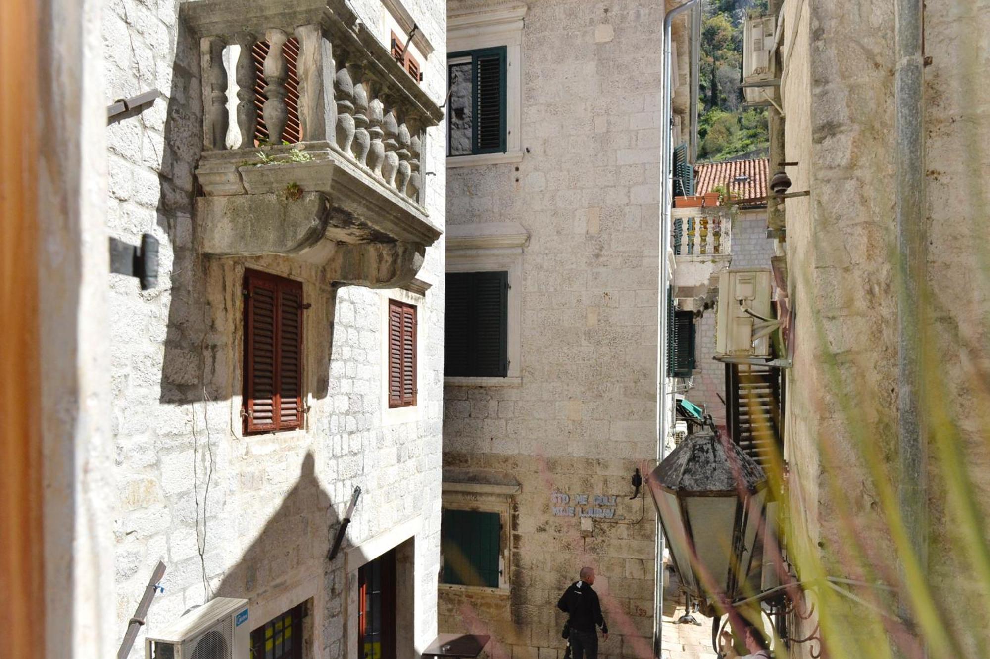 Charming Apartment In Kotor Luaran gambar